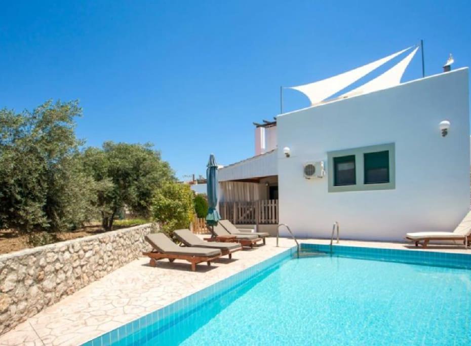 Villa Lea Vlicha  Buitenkant foto